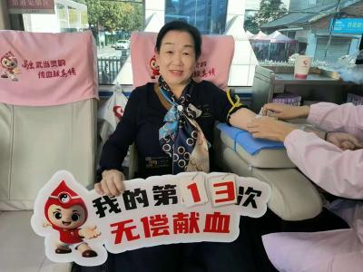 房县实验中学：无偿献血 传递温暖