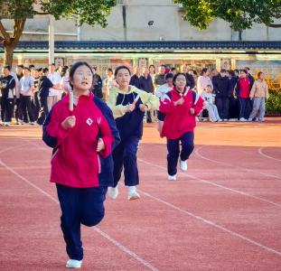 房县七河中学:凝心聚力 悦动精彩