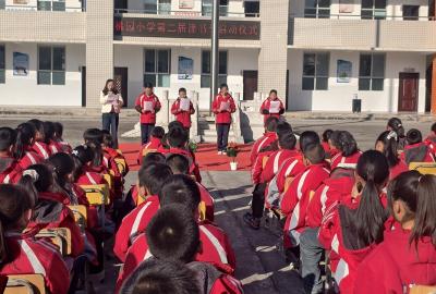 城关镇桃园小学启动第二届读书节