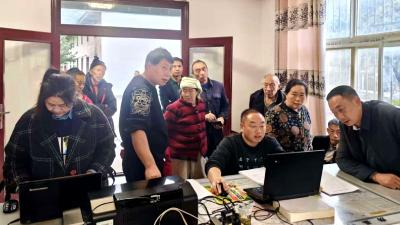 九道乡：“家门口”办证  为残疾群众解难题