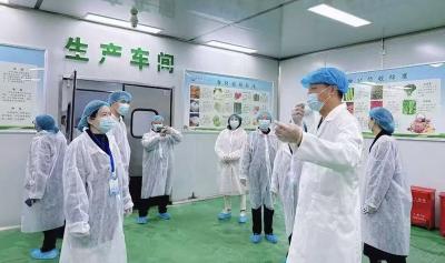 房县实验中学：家校携手“舌尖”检查共筑校园食品安全防线