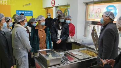 房县思源实验学校：透明管理共筑食品安全防线 多方聚力护航学生健康成长