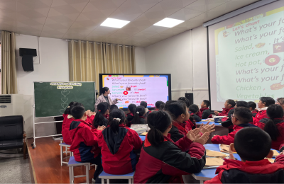 房县实验小学开展“微项目下的单元整体教学”英语学科研讨活动