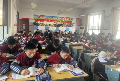 房县城关一中开展幸福课堂及班级建设展示活动