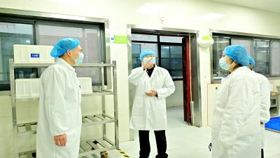 房县第一中学：色标培训促规范  规范管理筑安全