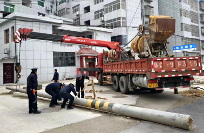 县城市管理执法局：武当南路市容环境专项整治显成效