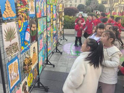 房县东城小学：绘拼奇思 筑梦童年