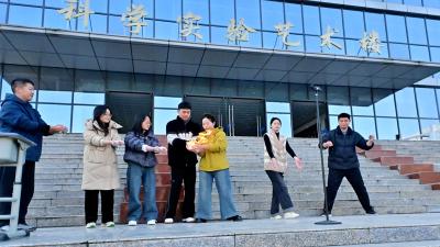 房县第一中学：科技创新大赛启动