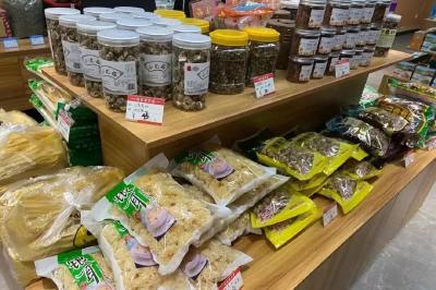 城关镇晓阳村：清杂物 畅通道  筑牢冬春防火“安全线”