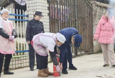 门古寺镇中心幼儿园：消防救援演练 筑牢校园安全防线