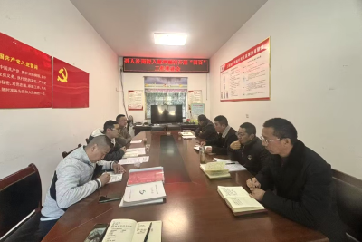 房县人社局驻土城镇堤坪村工作队扎实推进“四百”活动