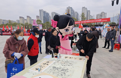 笔墨书宪韵 打卡映初心——房县宪法宣传周飘起“法治墨香”