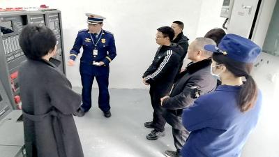 房县职业技术学校：开展消防专项检查 筑牢校园安全防线