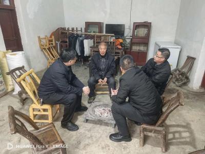 房县招商服务中心：“四百”走访暖民心