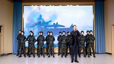 房县实验中学：以美育润心 以迷彩铸魂