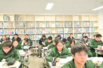 市教科院督导房县第一中学教育教学工作