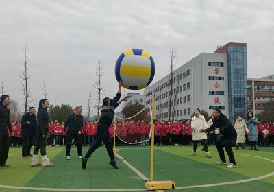 军店小学：乐动元旦 “趣”享未来