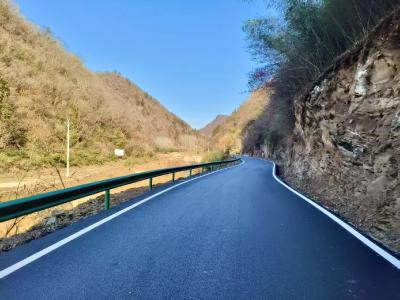 化龙堰镇汪家河村通村主干道提档升级项目竣工