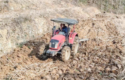 尹吉甫镇：冬耕种艾正当时 沃土蓄力促增收
