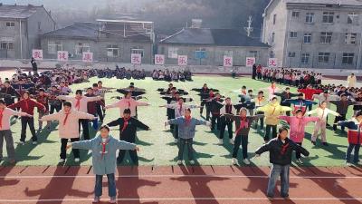 门古寺镇河兴小学举行太极九式展演比赛