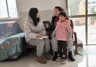 白鹤镇中心幼儿园：情暖冬日 爱不缺席