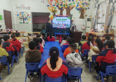 大木厂镇中心幼儿园：童心守交规 平安伴成长