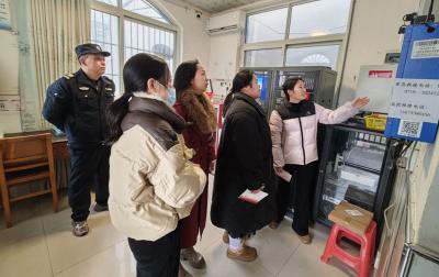 城关镇中心幼儿园开展低温雨雪天气安全专项排查