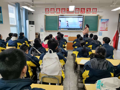 房县实验中学：警校携手筑防线 反诈护航寒假行