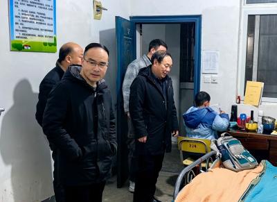 门古寺镇中心学校：作风建设见实效 夜间巡查护平安