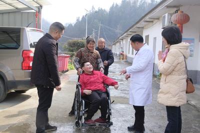 撑起一个家 迎来一束光​ ——“湖北好人”提名者刘丛香家的特殊探访