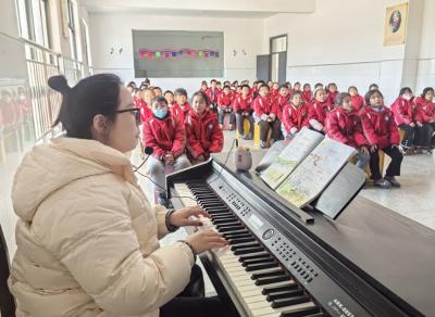 军店小学：开展体音美教师专项考核