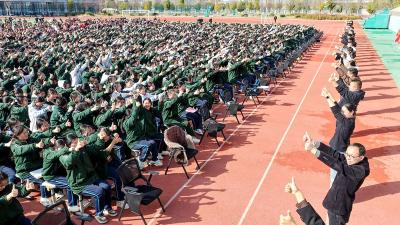 房县第一中学：十八启航担使命  逐梦青春绘新篇