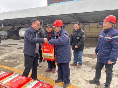 房县总工会：节后走访送关怀提振干劲促发展