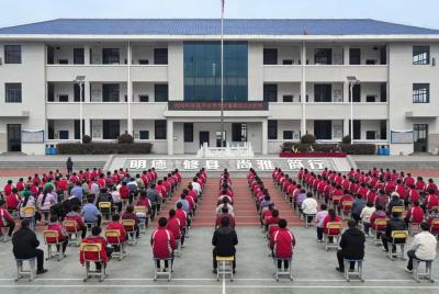 尹吉甫镇：法治宣讲进校园守护青春助成长