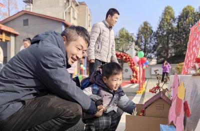 军店镇中心幼儿园：爱暖童心 快乐启航