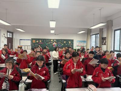 书声琅琅满校园  晨光熹微伴成长——房县实验小学开展沉浸式早读活动