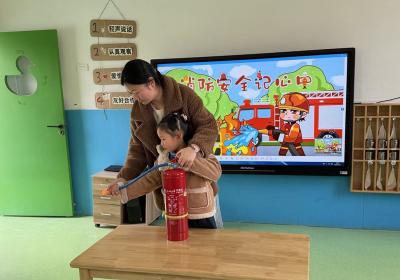城关镇八里幼儿园：“消防大冒险”游戏化演练趣味多