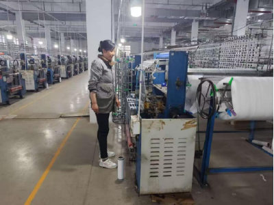 一根纱线串起产业路 一台织机织就幸福梦  ——房县工业园区纺织产业带动群众家门口就业增收