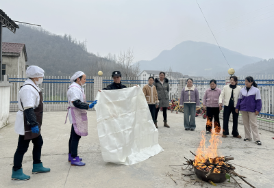 门古寺镇中心幼儿园开展教师消防培训活动