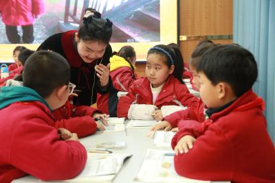 房县：思政劳动双课堂 送教下乡促均衡