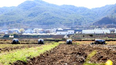 房县：智能农机“唱主角” 春耕跑出“加速度”