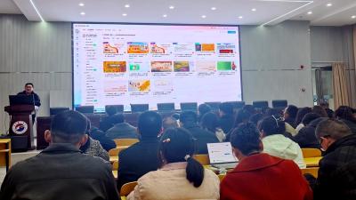 房县第一中学：赋能教师数字素养提升 助推教学转型升级