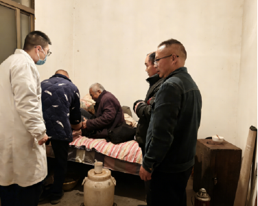 窑淮镇：深夜救援暖民心 干部担当显本色