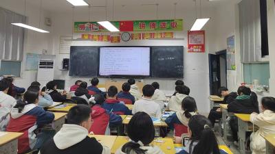 门古中学开展“防溺水”主题班会