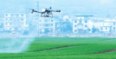 房县：无人机护航春耕