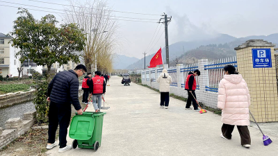 房县窑淮学校：弘扬雷锋精神 绘就文明底色