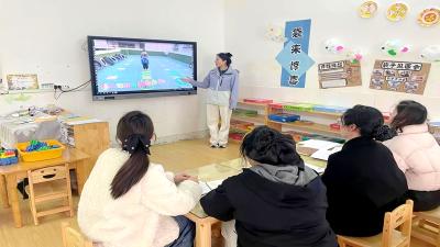 房县幼儿园：共研传统游戏  共促健康成长 