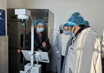 城关镇第二幼儿园：家长探秘食堂 共护舌尖安全