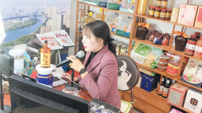 她闪闪发光 ——聚焦我们身边的“铿锵玫瑰”