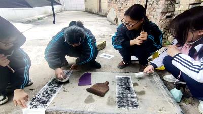 房县职业技术学校：匠心传承  非遗拓印